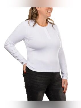 ✨ NWT CK Long Sleeve Knit Henley Tee ✨